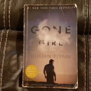 Gone Girl soft cover book